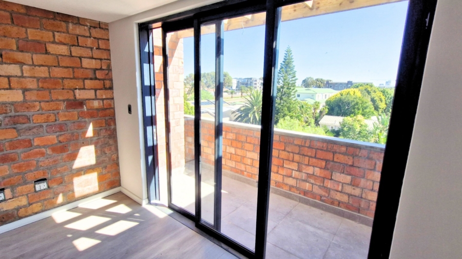 1 Bedroom Property for Sale in Table View Western Cape